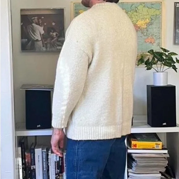 Cozy & Super Fuzzy Sweater with Black Cat w. Marble Eyes - Picture 5 of 5